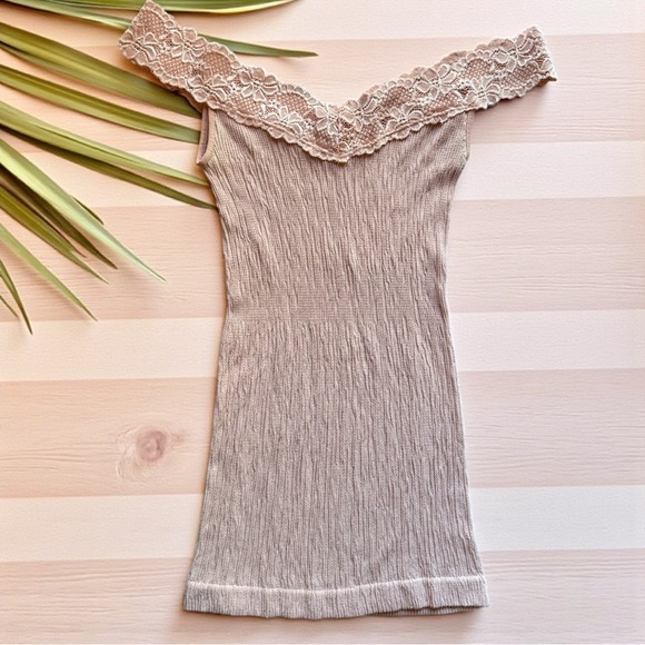 GUESS JEANS Authentic Lace Trim Glitter Ribbed Knit Top Juniors XS/S - Picture 2 of 7